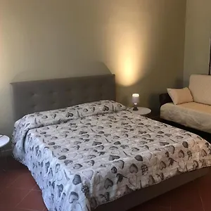 Bed & Breakfast Domus Salento & Con Parcheggio Privato In Loco Lecce